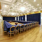 International & Conference Center 4*