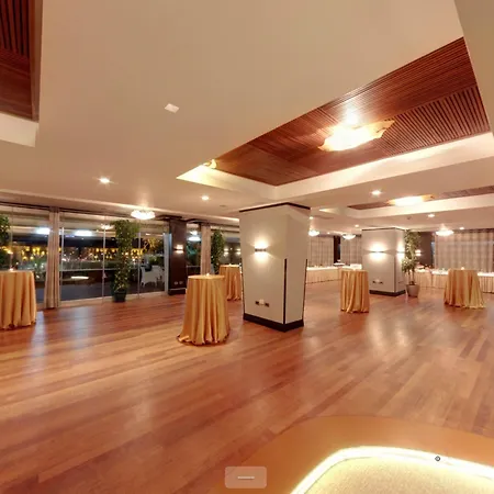 酒店 地拉那国际酒店及会议中心 4*