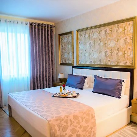 地拉那国际酒店及会议中心