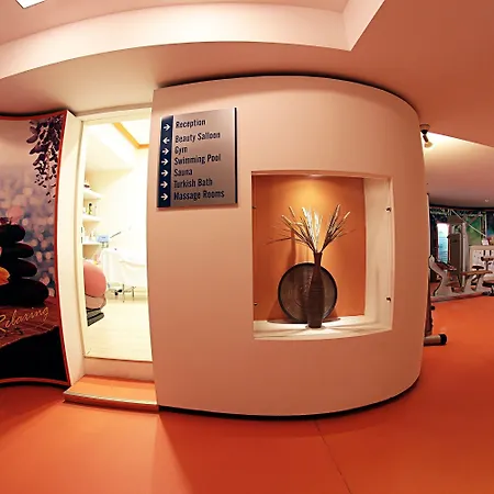 地拉那国际酒店及会议中心 4* 地拉那