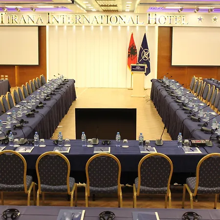 酒店 地拉那国际酒店及会议中心 4*