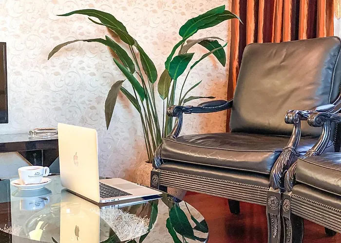 International & Conference Center 4* Тирана