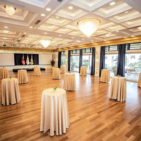 International & Conference Center Отель Тирана