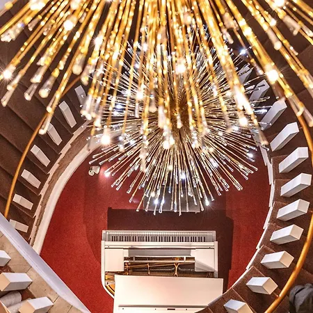 International & Conference Center Отель 4*